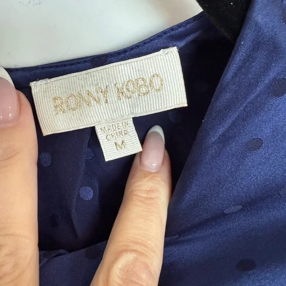 Ronny Kobo Abra Silk Top in Navy size M - Picture 5 of 7